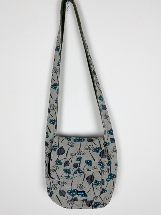Kavu Handbags - KAVU Secret Squirrel Purse Canvas Crossbody